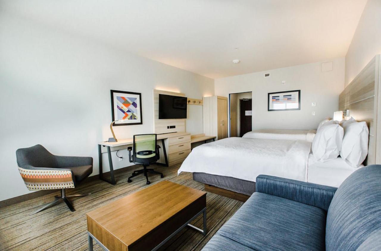 Holiday Inn Express & Suites Edmonton N - St Albert By Ihg Saint Albert Exterior photo